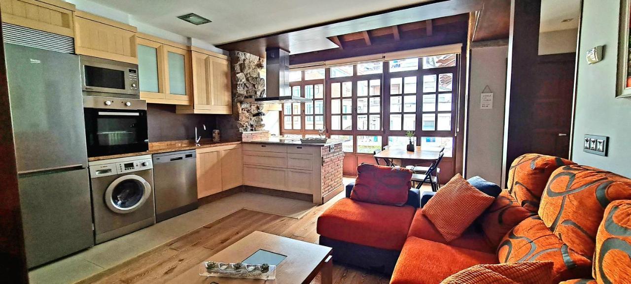 Apartamento Del S XVI En El Casco Historico De Luanco Eksteriør bilde